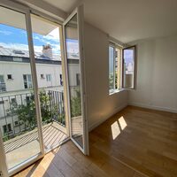Studio nu à louer