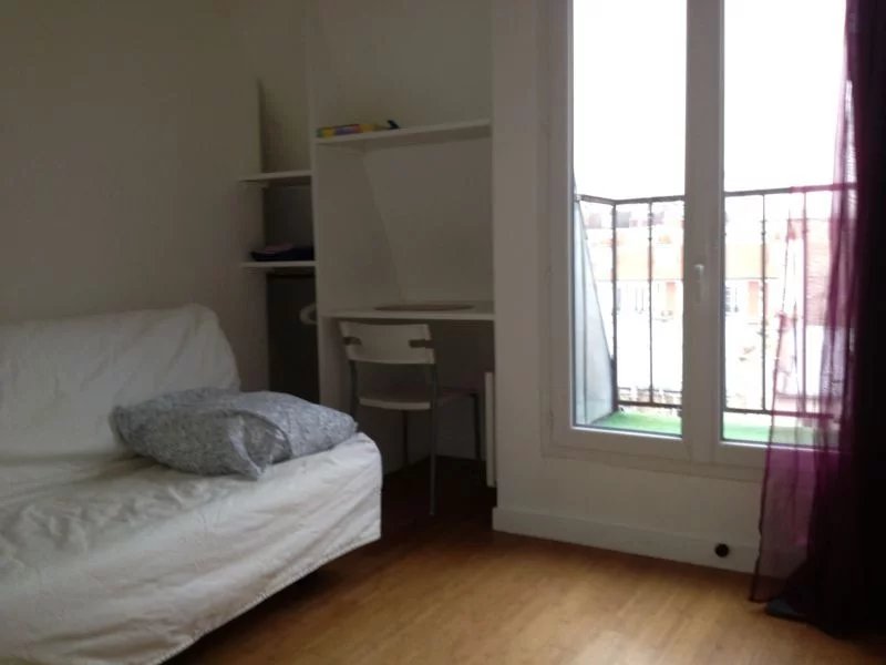 Studio nu à louer
