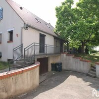 Maison des années 80 – 4 chambres – Grand jardin – Quartier calm