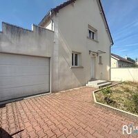Maison familiale- SAINT JEAN DE LA RUELLE