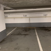 Parking dans le VIIIe 