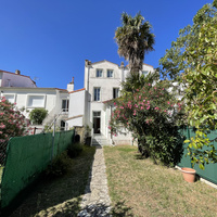 MAISON DE VILLE