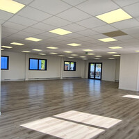 Bureaux neuf à louer immédiatement disponible 4 parking