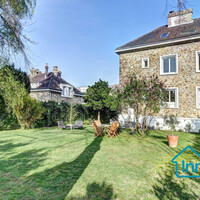 MAISON FAMILIALE - 203 m²-7 chambres