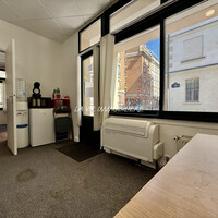 Paris 5e - PANTH�ON MOUFFETARD : LOCAL-BUREAU COMMERCIAL