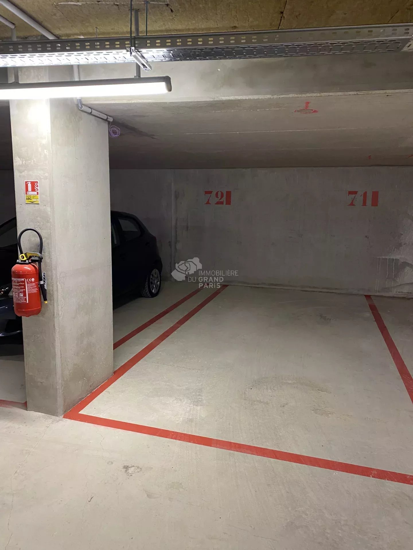 Studio nu à louer