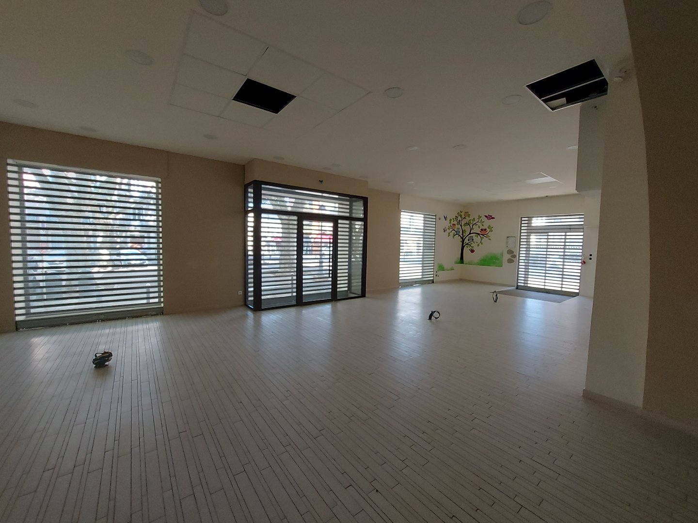Studio nu à louer