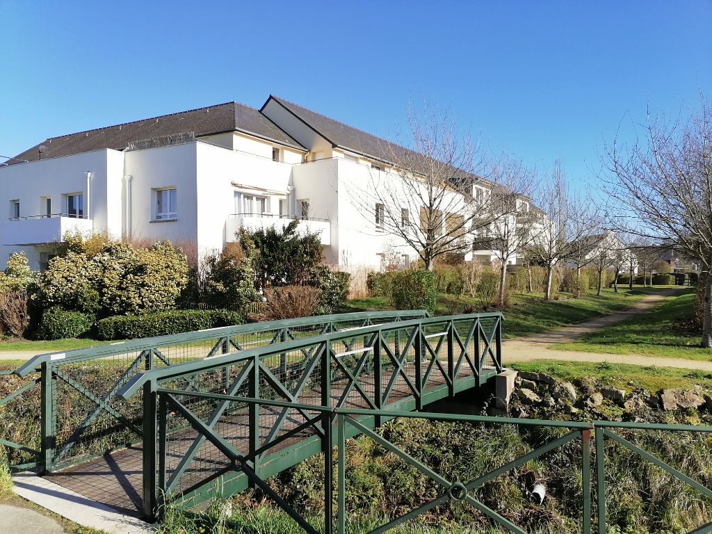 Studio nu à louer