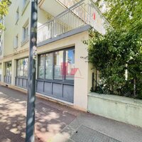 Local commercial Bureaux