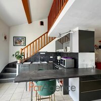 Appartement 3 pièces duplex traversant en parfait état avec