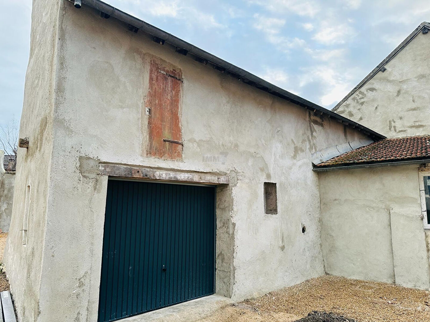 Studio nu à louer