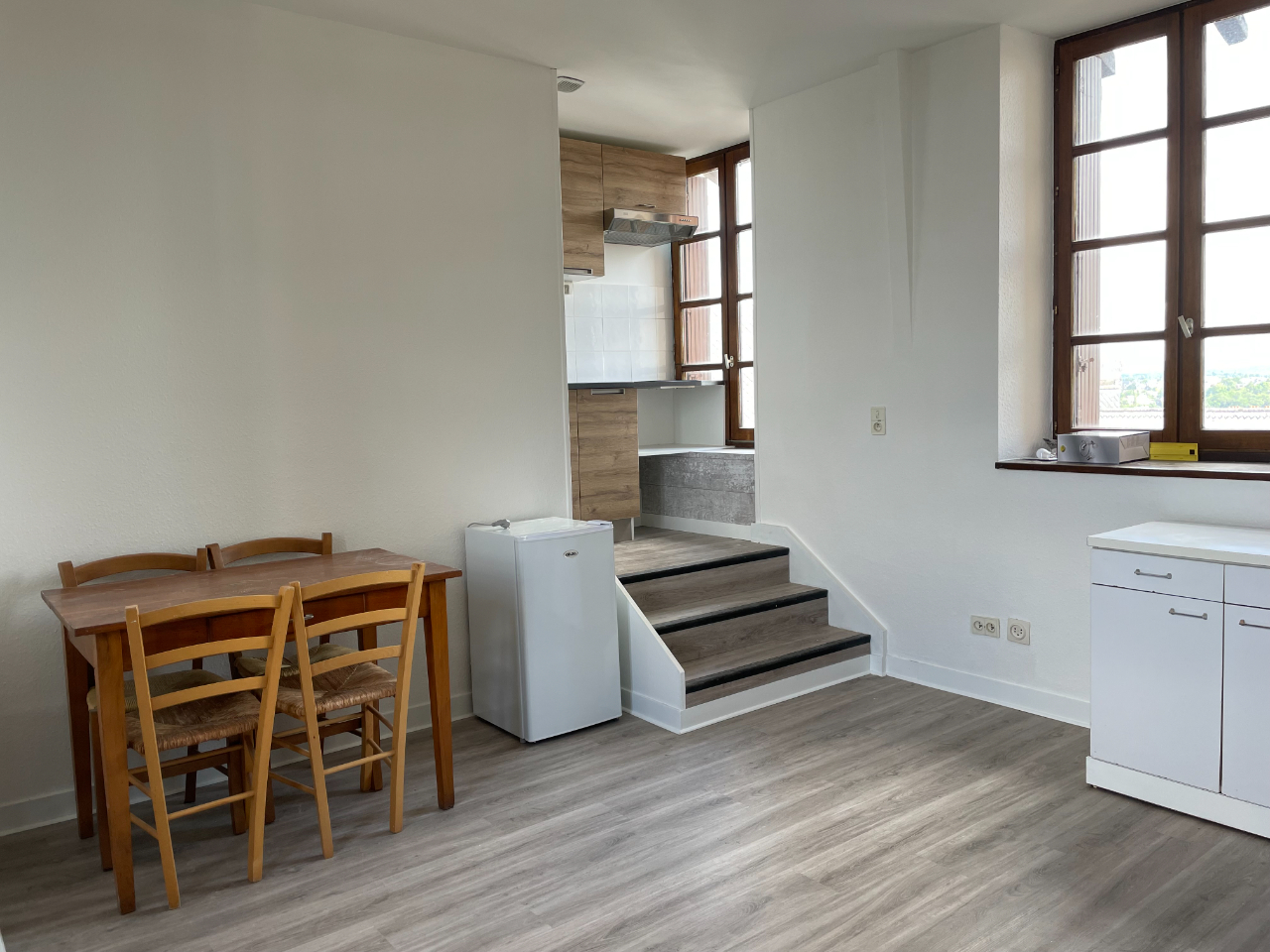 Studio nu à louer