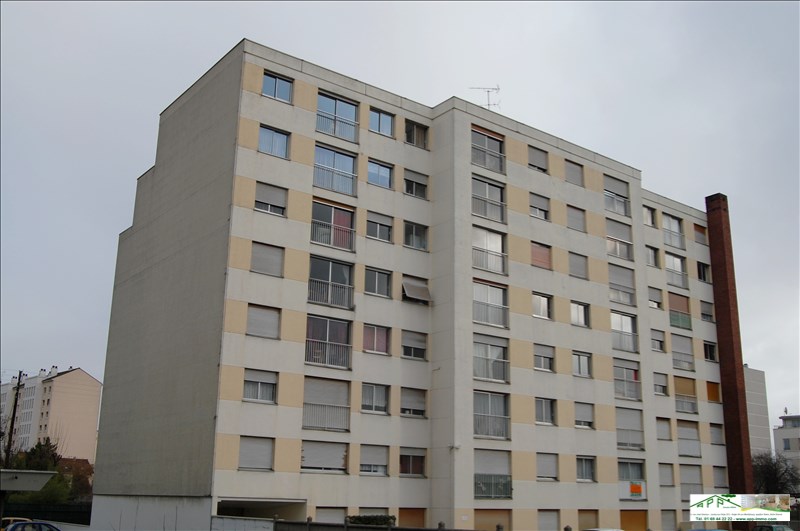 Studio nu à louer
