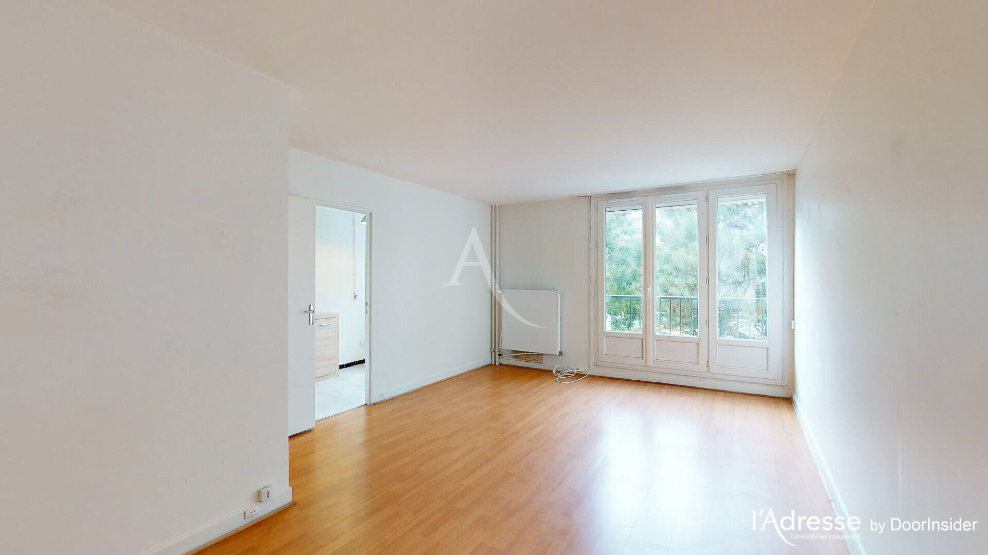 Studio nu à louer
