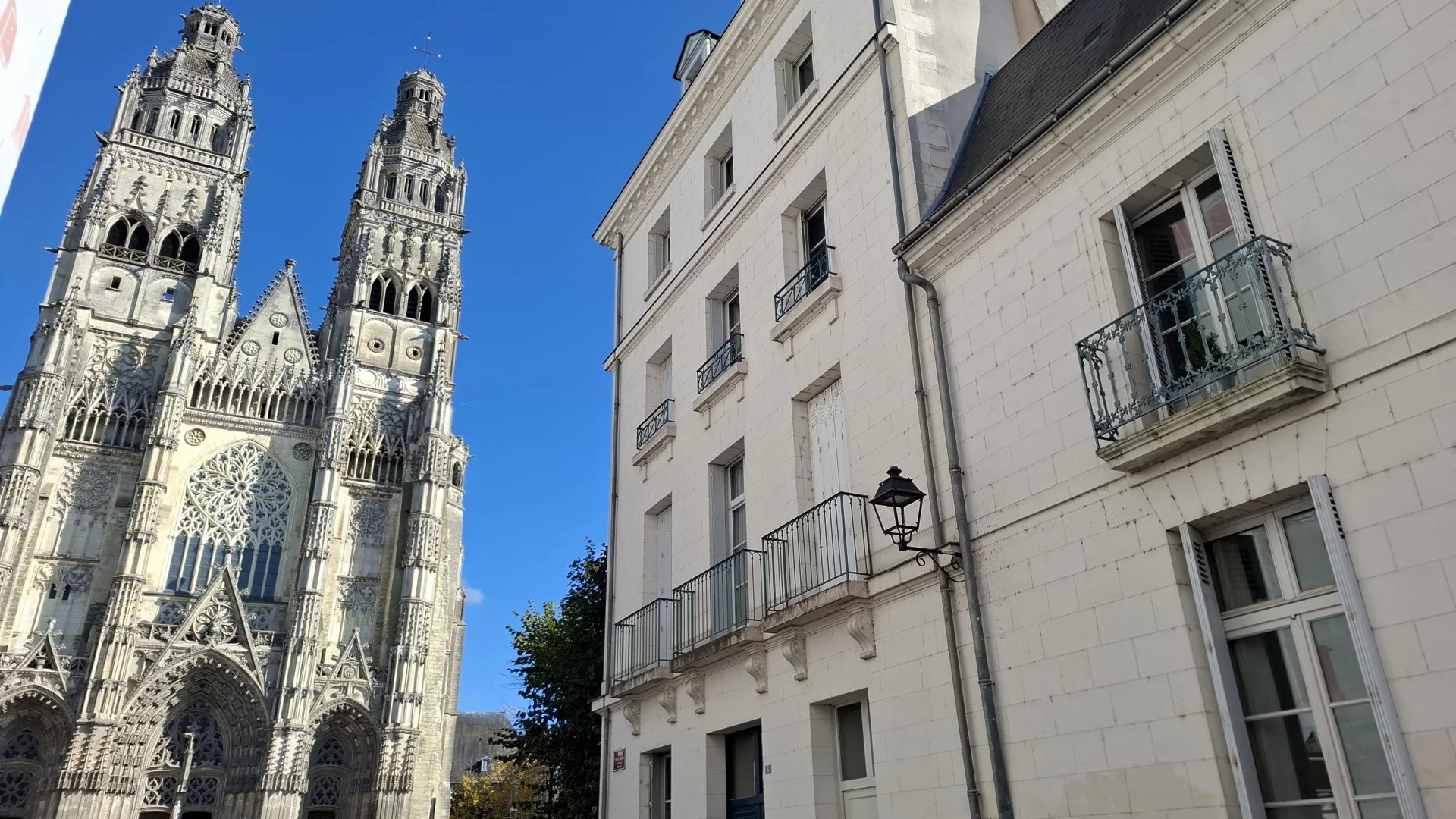 Studio nu à louer