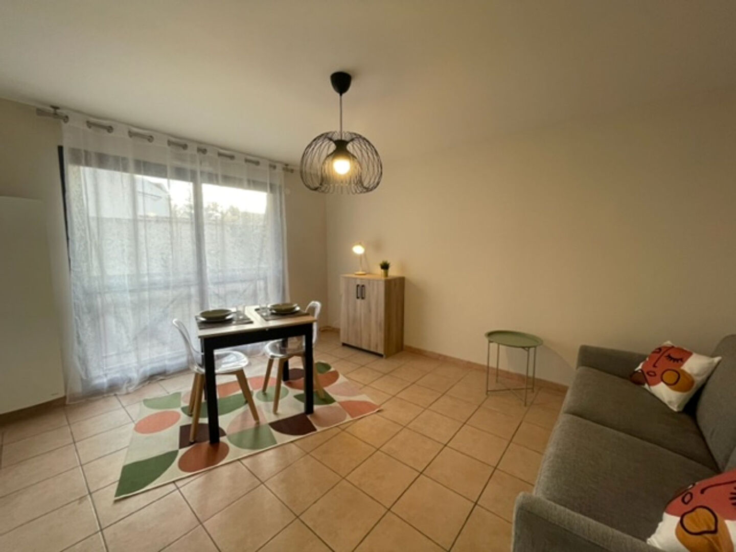 Studio meublé à louer