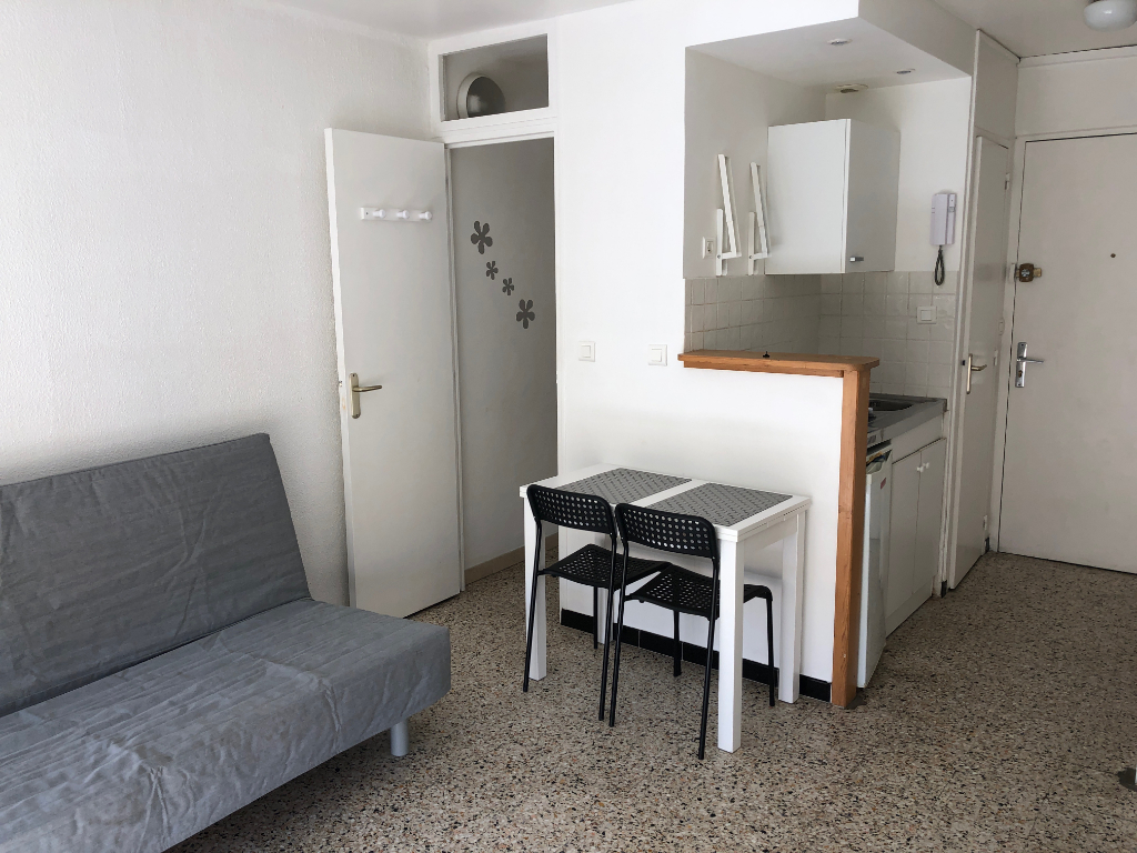 Studio meublé à louer