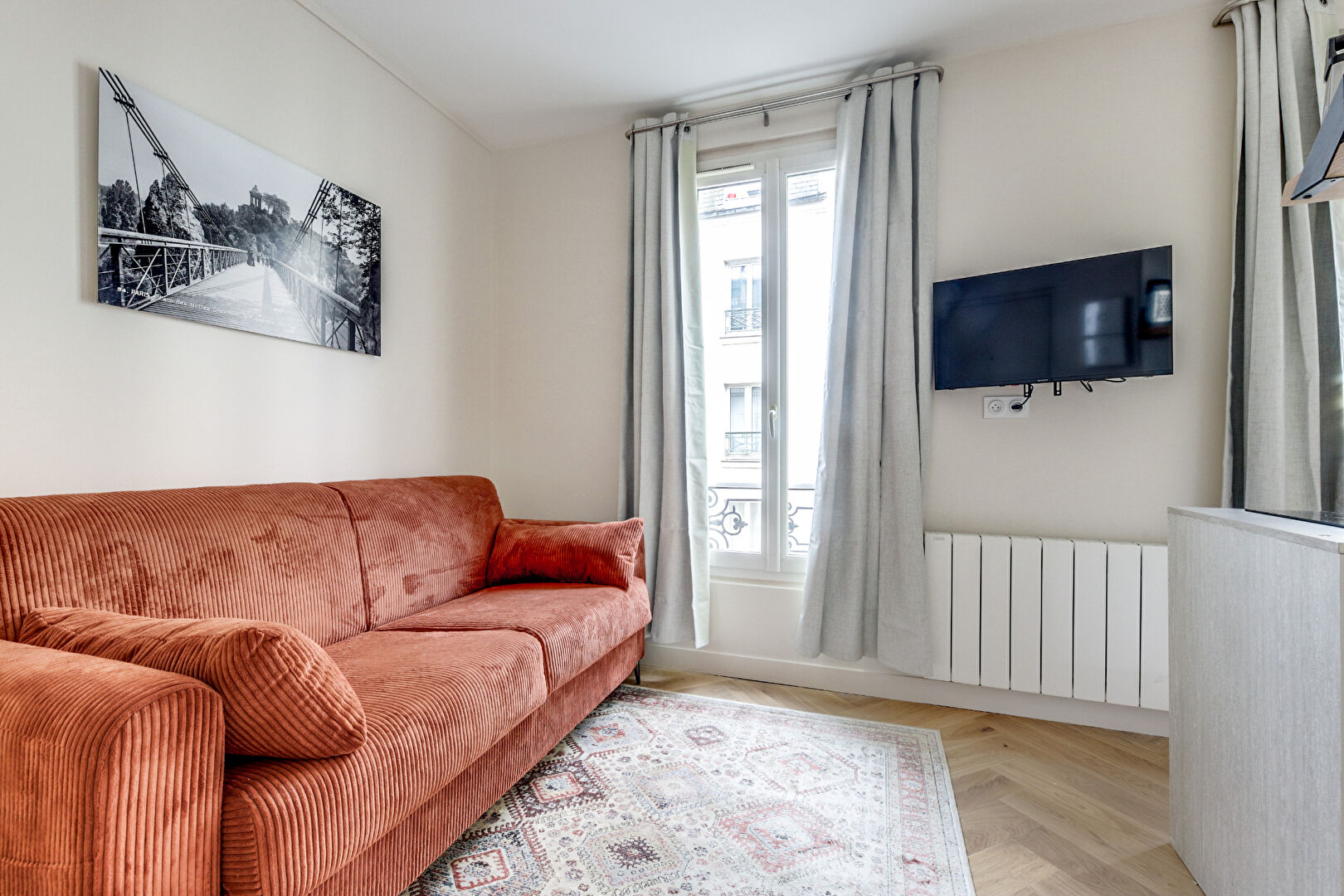 Studio nu à louer
