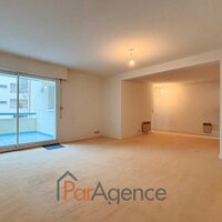 ROYAN CENTRE-VILLE APPARTEMENT TYPE 3 AVEC PARKING PRIVATIF