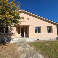 À Castelmoron-sur-Lot, dans un quartier calme et recherché, vene