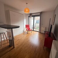 Grand Studio Meublé AVEC JARDIN 5min gare Les Vallées