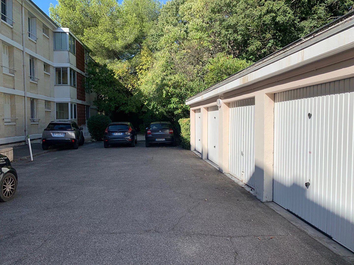 Studio nu à louer