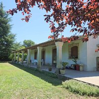 Gardanne / Meyreuil, Maison de plain-pied sur terrain de 8300m²