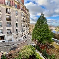 Abbesses - Place Emile Goudeau : 3 pièces rénové avec vue dégagé