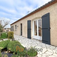 500 M DU CENTRE-VILLE MAISON DE PLAIN PIED AVEC SOUS-SOL COM