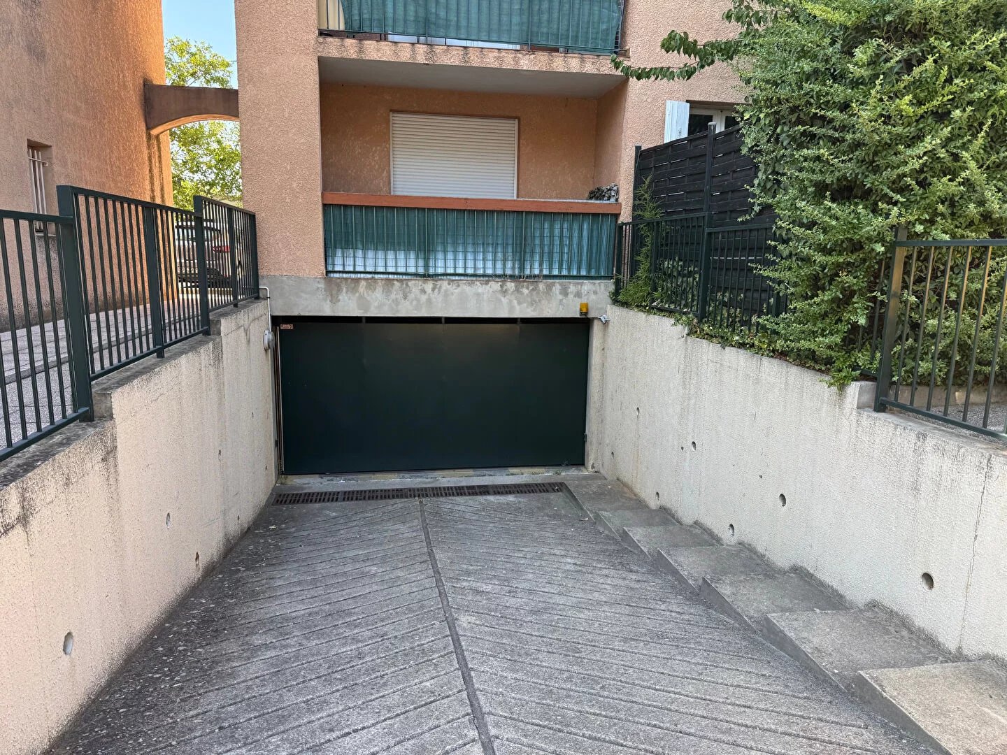 Studio nu à louer