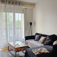 ROYAN T2 34,50 M2 A 500 M DES COMMERCES