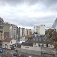 A PARIS (75015) M° Lourmel, appartement 2 pièces ascenseur