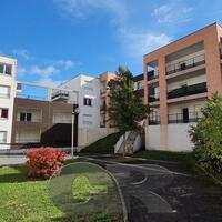 Proche Fac de Sciences beau F1 avec grand balcon