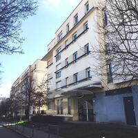 f1 avec parking - hopital central/bonsecours