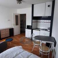 A LOUER STUDIO MEUBLE CENTRE VILLE