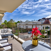 Appartement de Trois Pièces avec Balcon