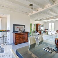 Maison de 340m2 sur le quartier de COEUILLY à 800 mètres à pied du RER E.