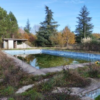 Terrain de 36 000m2 avec deux maisons
