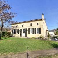 Maison de caractère en pierre entièrement rénovée avec piscine - 175m2