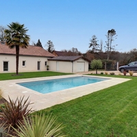 Superbe maison entièrement rénovée avec suite parentale, jardin et garage à Roaillan