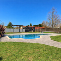 Belle maison en pierre rénovée avec piscine - 220m2