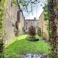Immeuble de caractère en hyper-centre de Chalais