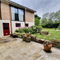 Maison de caractère de 375 m² et jardin / piscinable